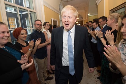 Hizo un cambio casi total en el gabinete de Theresa May. (EFE)