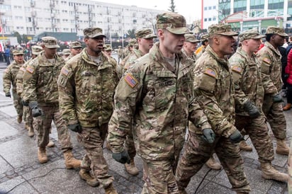 Si el conductor pertenece a las fuerzas armadas, con corte de pelo y credencial militares, es una ventaja para los contrabandistas, que creen que es más probable que el vehículo pase directamente sin ser revisado en un puesto de inspección. (ARCHIVO)