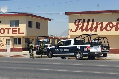 Diversas corporaciones de seguridad de los tres órdenes de Gobierno acudieron al motel ubicado en ciudad Lerdo.