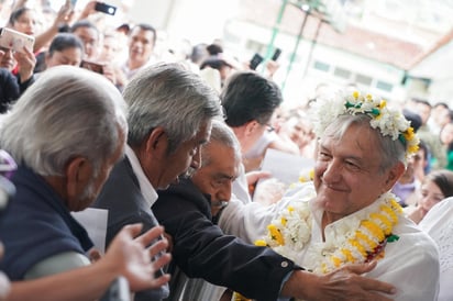 'Ni un paso atrás', afirma el presidente López Obrador.