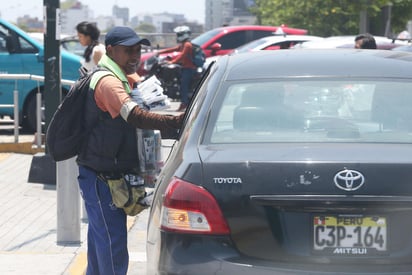 La tasa de desocupación se refiere al porcentaje de la Población Económicamente Activa que no trabajó siquiera una hora durante la semana de referencia de la encuesta pero manifestó su disposición para hacerlo e hizo alguna actividad por obtener empleo.
(ARCHIVO)