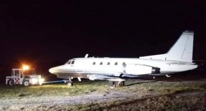 Se trató de una aeronave de aviación general modelo Sabreliner, matrícula XBOYM, la que sufrió una presunta falla mecánica durante el aterrizaje. (ESPECIAL)