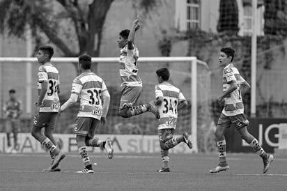 La filial infantil-juvenil de Santos Laguna, tendrá un duro compromiso frente a Monarcas Morelia, en duelo de matar o morir. (CORTESÍA LIGA MX)