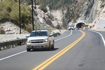 Esta Supercarretera presenta óptimas condiciones en su superficie de rodamiento, de acuerdo con la SCT. (EL SIGLO DE TORREÓN)