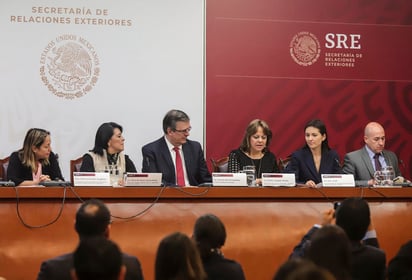 El Gobierno de México presentó este miércoles un protocolo para proteger a niñas, niños y adolescentes migrantes y refugiados que se encuentran en el país sin acompañamiento, en medio de críticas por las duras condiciones de los menores en albergues migratorios. (NOTIMEX)