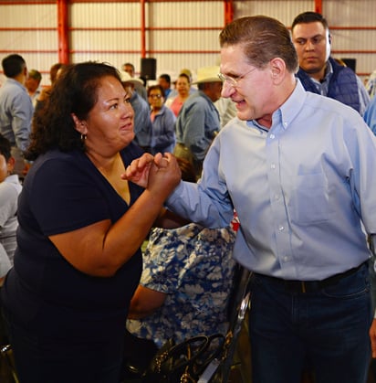 Con estas entregas se fortalecerá la actividad productiva del campo, además se atenderán las demandas a favor de sus familias. (EL SIGLO DE TORREÓN)