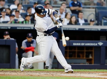 Gleyber Torres conectó un cuadrangular con las bases llenas en la primera entrada, y los Yanquis se impusieron 4-2 a Medias Rojas.