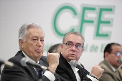 Manuel Bartlett Díaz, director general de la CFE, se encuentra en Coahuila realizando una gira de trabajo en la región Norte, donde tiene reuniones con personal de confianza y sindicalizado. (ARCHIVO)