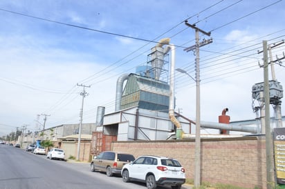 Se invierten 30 millones de pesos del ISN en obras tanto en la zona industrial como en colonias. (EL SIGLO DE TORREÓN)