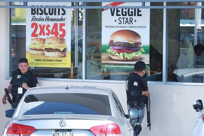 El asesino de Martín Arzola Ortega, alias 'El 53', quien fue abatido la semana pasada en un centro comercial de este municipio, fue identificado como Bryan Alexander 'N', de 17 años de edad, confirmaron fuentes de la Fiscalía General del Estado (FGE) de Jalisco. (ARCHIVO)