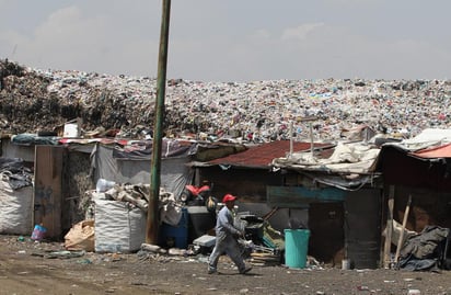 La gestión integral del plástico y sus derivados a través del reciclaje está ayudando a reducir la fuerte carga de residuos sólidos urbanos que reciben a diario los vertederos mexicanos, según coinciden expertos consultados por Efe. (EFE)