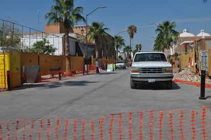 El arreglo de fachadas en el Paseo Independencia presenta un avance del 20 por ciento. (FABIOLA P. CANEDO/EL SIGLO DE TORREÓN)