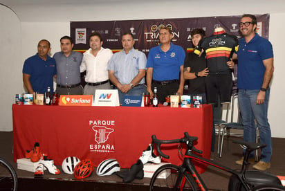 Implementando mayor seguridad para los atletas y manteniéndose como una tradición en la Comarca Lagunera, el Triatlón del Parque España de esta ciudad, fue presentado esta tarde en su edición 2019, a celebrarse los próximos 31 de agosto y 1 de septiembre. (EL SIGLO DE TORREÓN)