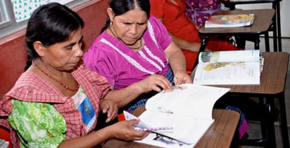 De acuerdo con el INEA en lo que va del 2019 cinco mil 128 personas han terminado su edución secundaria.