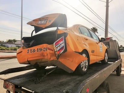 Uno de los conductores llevaba pasaje, pero ninguno de ellos resultó lesionado. (EL SIGLO DE TORREÓN)