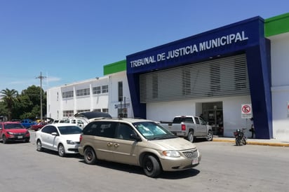 El conductor, que se encontraba en estado de ebriedad, fue llevado al Tribunal de Justicia Municipal.