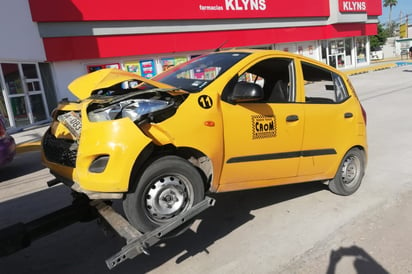 Daños de consideración presentaron ambas unidades del servicio del transporte público.