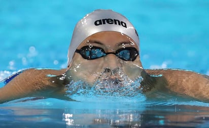 El Lagunero Miguel de Lara, logró colgarse la medalla de bronce en la prueba de 200m pecho. (ARCHIVO)