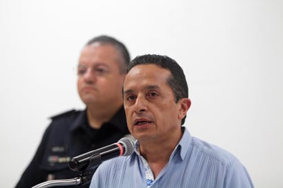 El gobernador de Quintana Roo, Carlos Joaquín González, presentó ante el Congreso Local una iniciativa de reforma constitucional en materia de Seguridad Pública que, de aprobarse, será impugnada ante la Suprema Corte de Justicia de la Nación (SCJN), por presuntamente invadir facultades de los ayuntamientos. (ARCHIVO)