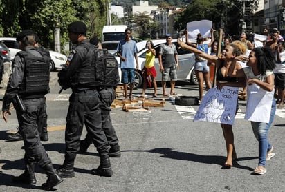 Las marchas se repitieron en al menos en 38 ciudades de una veintena de estados de Brasil, pero tuvieron menos fuerza que la convocadas el pasado mayo en todo el país tras el bloqueo de fondos a las universidades federales. (ARCHIVO)