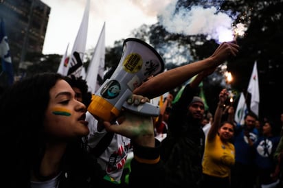 La manifestación paralizó virtualmente el tránsito en la zona central de Brasilia y en especial en la céntrica Explanada de los Ministerios, una neurálgica avenida en la que se concentran las sedes de los poderes Ejecutivo, Legislativo y Judicial.
(ARCHIVO)