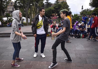 Uno de cada cuatro adolescentes en México está en riesgo de padecer depresión alguna vez en su vida, o ya ha pasado por trastornos psicológicos debido al consumo de sustancias psicoativas, alertó este miércoles una especialista. (ARCHIVO)