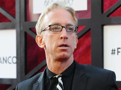 El momento en que el actor y comediante estadounidense Andy Dick fue atacado a su salida de un club nocturno, fue registrado en un video, por lo que la policía de Nueva Orleans abrió una investigación. (ESPECIAL) 
