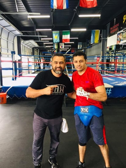 Jhonny regresó con su antiguo entrenador, Manny Robles. (CORTESÍA)