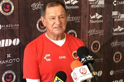 En conferencia de prensa, el técnico de los jarochos expresó su deseo de que por fin pueda notarse en el resultado el esfuerzo que hace cada uno de sus jugadores. (CORTESÍA)