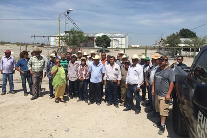 Un grupo numeroso de socios de Matamoros y Francisco I. Madero tomaron la despepitadora. (EL SIGLO DE TORREÓN/GUADALUPE MIRANDA)