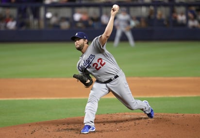 Clayton Kershaw no aceptó carreras en 7 innings y ponchó a 10. (AP)