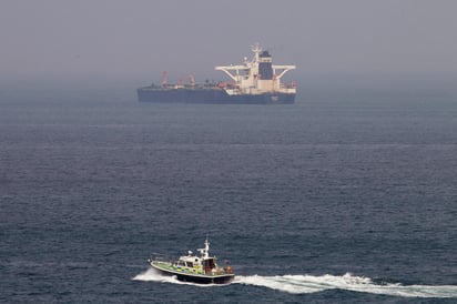  El Gobierno indio anunció este jueves la liberación de los 24 tripulantes indios a bordo del superpetrolero iraní 'Grace 1', retenido en Gibraltar por Reino Unido desde julio pasado ante las sospechas de que transportaba crudo a Siria, país sujeto a sanciones de la Unión Europea. (ARCHIVO)