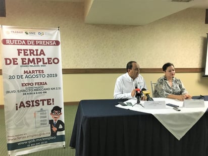 Israel Soto Peña, secretario del Trabajo y Previsión Social en el estado de Durango, dijo que se han realizado 35 ejercicios de ferias del empleo y se ha logrado la colocación de más de 2 mil 800 personas.  (EL SIGLO DE TORREÓN)
