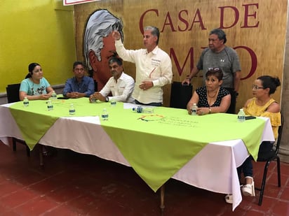 Alejandro Rojas Díaz Durán, senador suplente de Morena y aspirante a la dirigencia nacional de este partido político, consideró que la Comarca Lagunera “está muy mal” por lo que necesita urgentemente atención en términos de abasto de agua potable y de movilidad. (EL SIGLO DE TORREÓN/ANGÉLICA SANDOVAL)