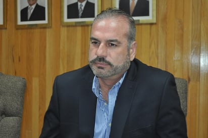 Arturo Salazar Moncayo, titular de la Secretaría de Comunicaciones y Obras Públicas del Estado (Secope) en el gobierno de Durango, realizó una supervisión de las obras en proceso, pues indicó que deben concluir antes del informe del gobernador, José Rosas Aispuro Torres. (ARCHIVO)