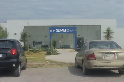 El cuerpo de la víctima fue enviado a las instalaciones del Servicio Médico Forense para que se le practique la necropsia de Ley. (EL SIGLO DE TORREÓN)