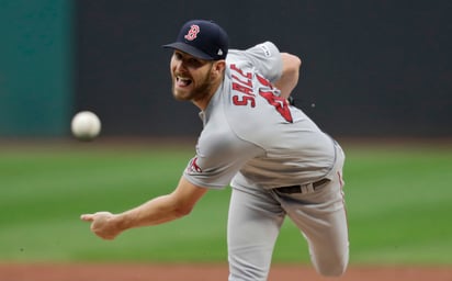 Por una inflamación en el codo, el abridor de Medias Rojas, Chris Sale, estará fuera de acción. (AP)