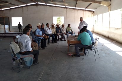 Ayer en reunión, se acordó lanzar la convocatoria para renovar mesa directiva en 15 días. (EL SIGLO DE TORREÓN/GUADALUPE MIRANDA)