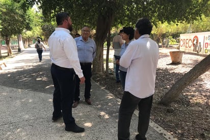 Ayer, autoridades de la Secretaría de Recursos Naturales y Medio Ambiente del estado estuvieron de visita en el Vivero Forestal del municipio de Lerdo, esto como parte de una gira de trabajo. (EL SIGLO DE TORREÓN/ANGÉLICA SANDOVAL)