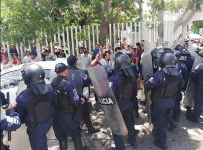 Tres relatores de la Organización de las Naciones Unidas (ONU) enviaron al Gobierno mexicano una carta para expresar su preocupación por la reciente entrada en vigor de una reforma al Código Penal del suroriental estado de Tabasco que castiga con penas de prisión las protestas públicas. (ARCHIVO)