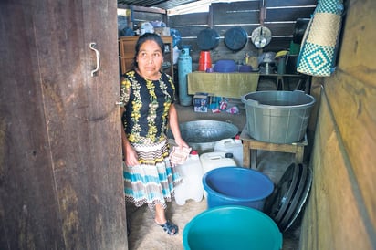 Pese a la intervención del gobierno federal y estatal, el conflicto limítrofe entre los municipios de San Pedro y San Pablo Ayutla y Tamazulápam del Espíritu Santo, que ha dejado a 3 mil personas de Ayutla sin agua potable desde 2017, continúa sin resolverse. (ARCHIVO)