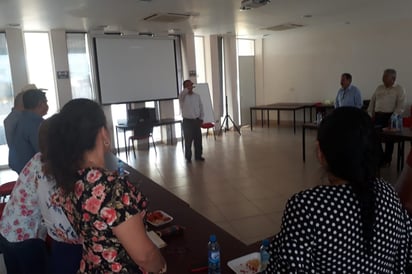 En sesión de Consejo de Simas rindió protesta el nuevo director, Jesús Fausto Zárate. (EL SIGLO DE TORREÓN/GUADALUPE MIRANDA)