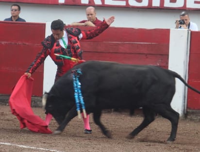 Dejando constancia de su calidad taurina, el lagunero Mario Mora espera que se le sigan abriendo puertas en diferentes plazas. (ESPECIAL)