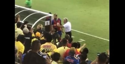 Fue en el primer tiempo del juego donde 'Tuca' dijo haber sido agredido por los seguidores águilas que se encontraban en la grada, y a quienes señaló de cobardes. (ESPECIAL)