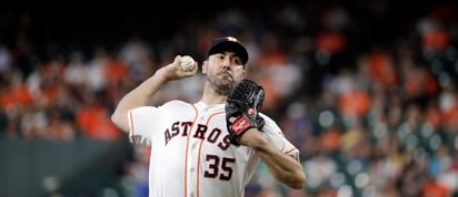 Justin Verlander solo permitió dos hits, ambos jonrones, en el juego. (AP)