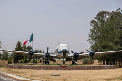 El grupo No Más Derroches, que promueve amparos contra el aeropuerto de Santa Lucía, afirmó hoy que el gobierno federal no escucha bien los reclamos de la sociedad, de pobladores y de comunidades indígenas que han alzado la voz respecto a la nueva terminal aérea. (ARCHIVO)