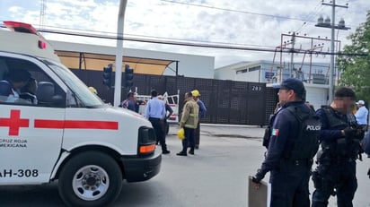 La alerta se recibió alrededor de las 10:20 horas de este día, cuando el personal de la empresa activó su protocolo, tras el estruendo en uno de los ductos. (EL SIGLO DE TORREÓN)