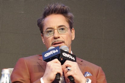 Al tomar el micrófono, Downey Jr. no dudó en agradecer para enseguida sincerarse ante los más de 6 mil eufóricos asistentes y confesar que en su primera visita al parque temático de Walt Disney, fue arrestado por fumar marihuana.
(ARCHIVO)