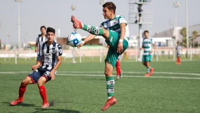 El capitán albiverde, Jair González, fue el encargado de anotar para la escuadra santista en el minuto 63. (EL SIGLO)
