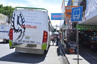 Comerciantes de la Alianza se quejaron de los problemas viales del sector. (EL SIGLO DE TORREÓN)